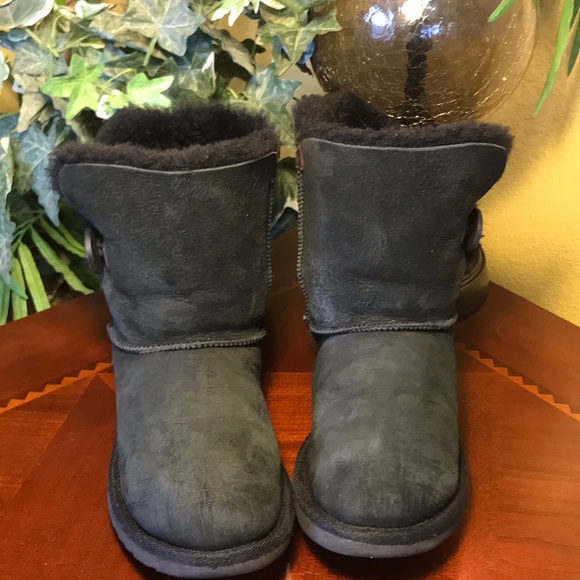 UGG Black Bailey Short Button Boots - Picture 1 of 8